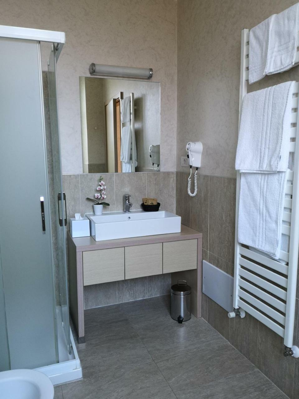 Hotel Helvetia 레체노 외부 사진