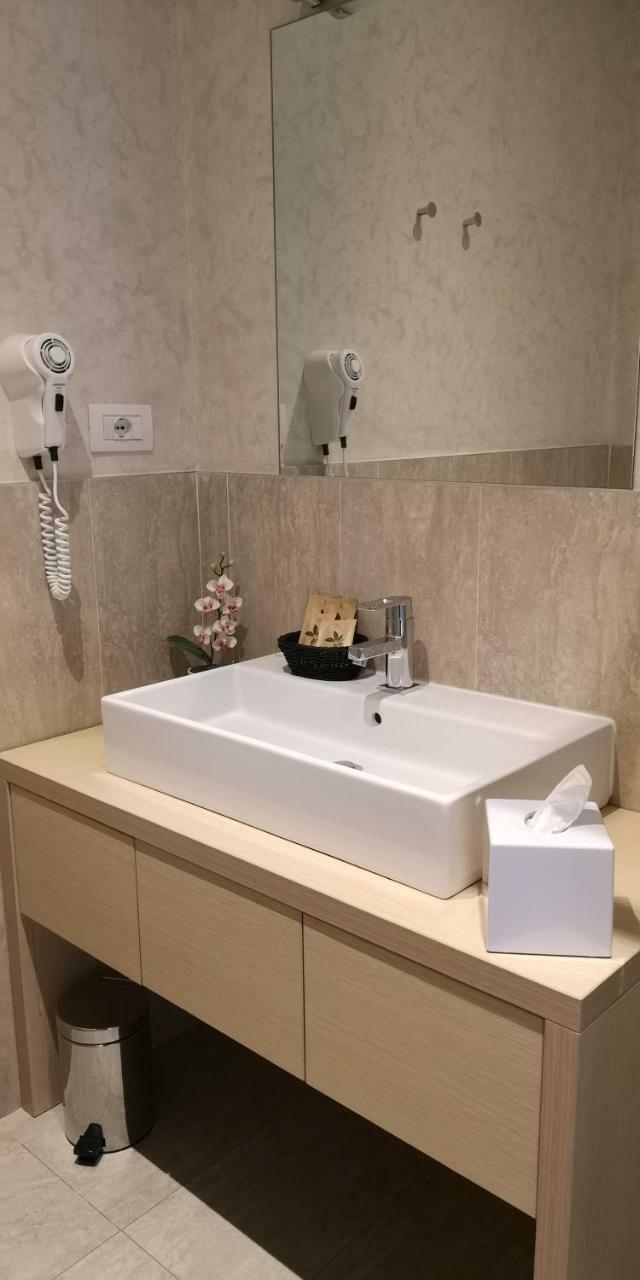 Hotel Helvetia 레체노 외부 사진